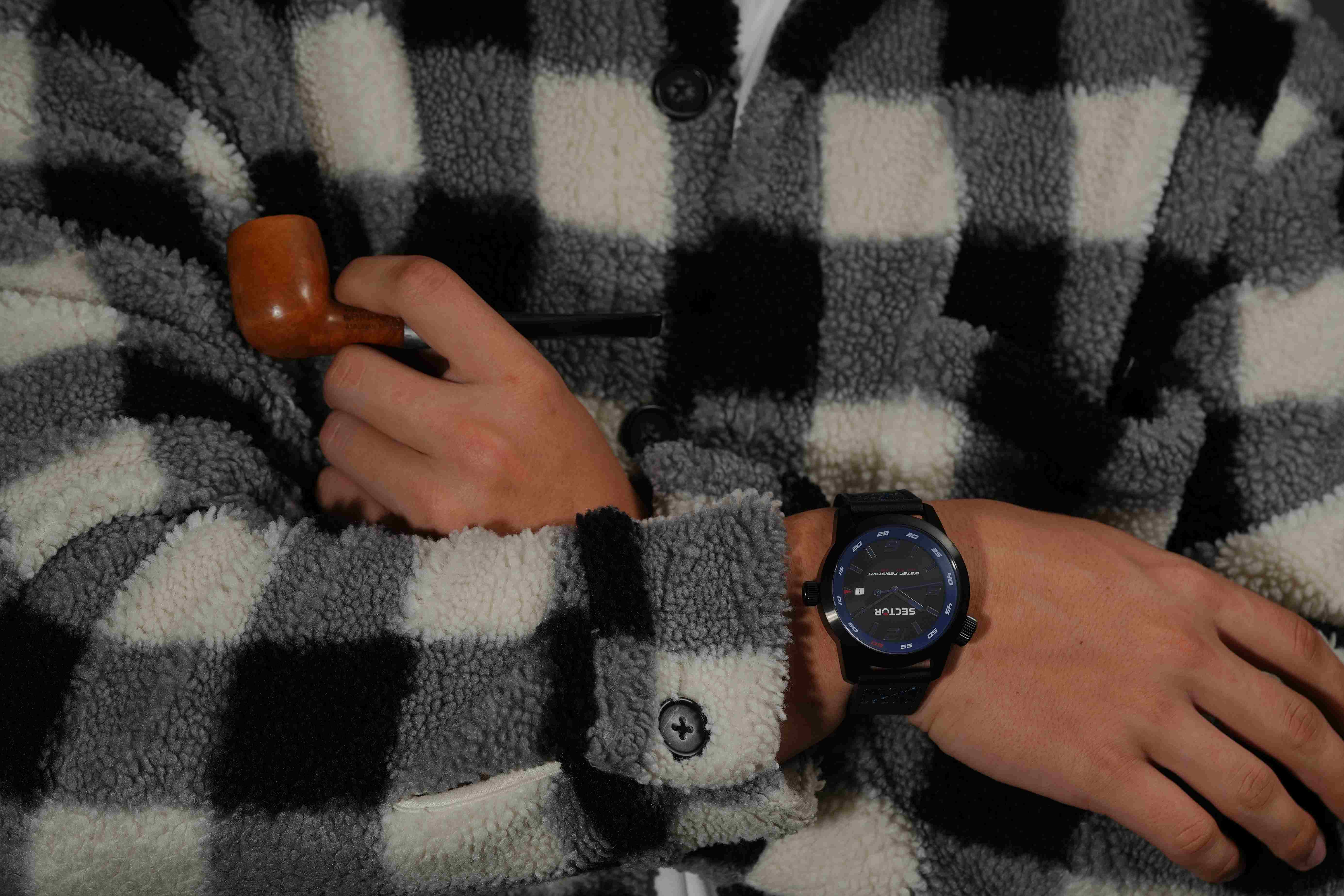 Bleu et noir surdimensionnés
