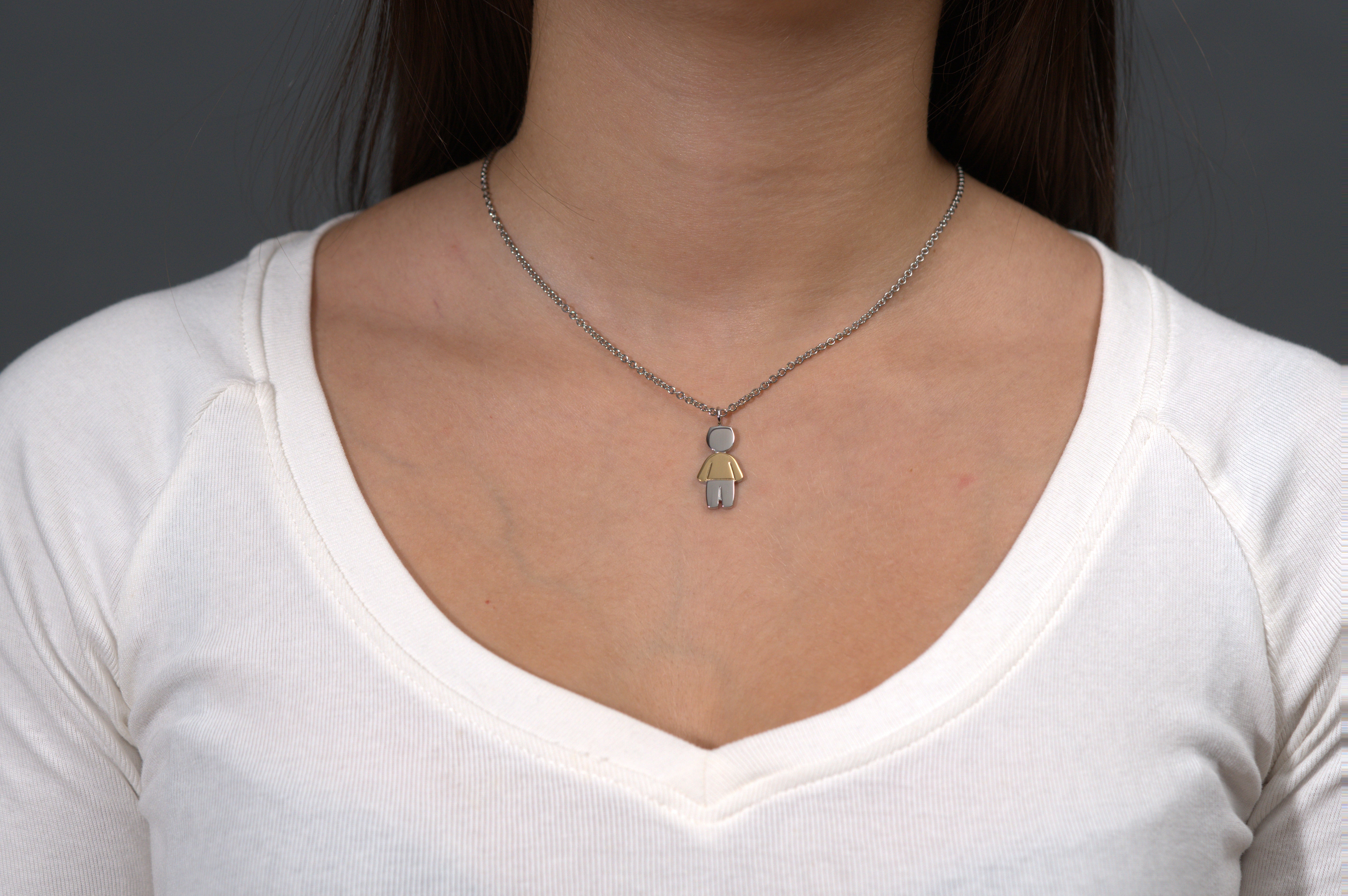 Collier à breloques personnage garçon