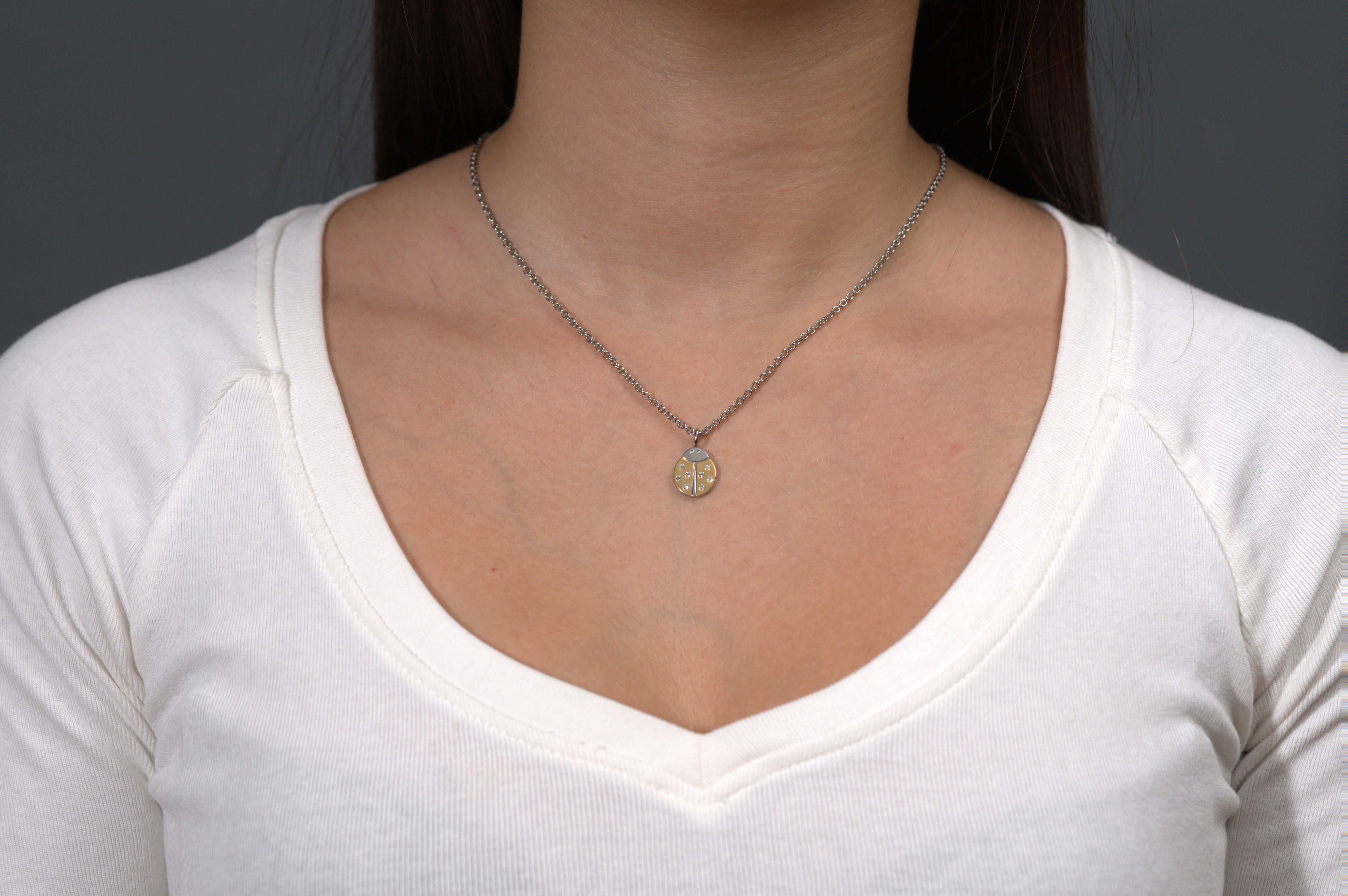 Collier à breloques coccinelle