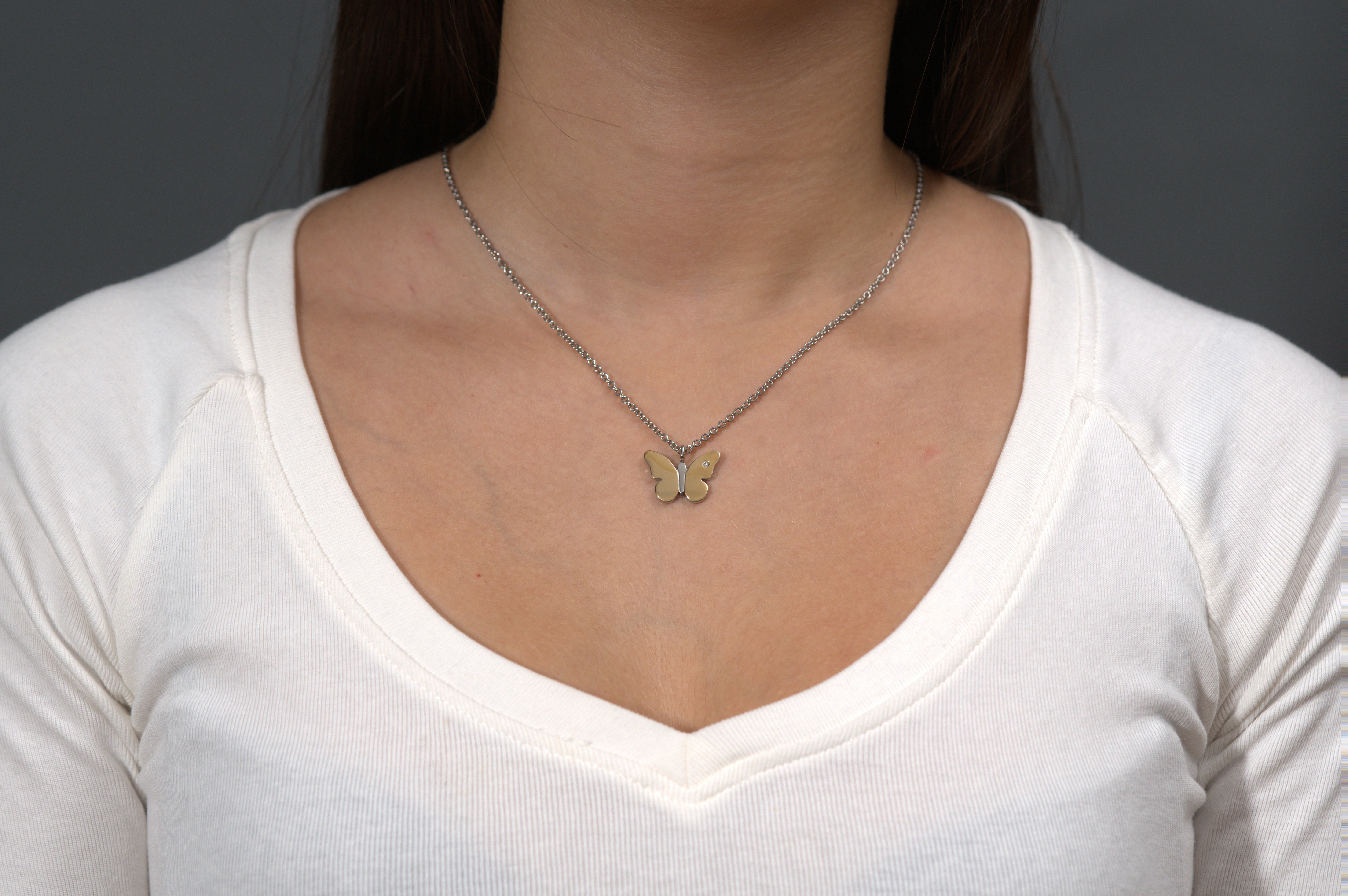 Collier à breloques papillon