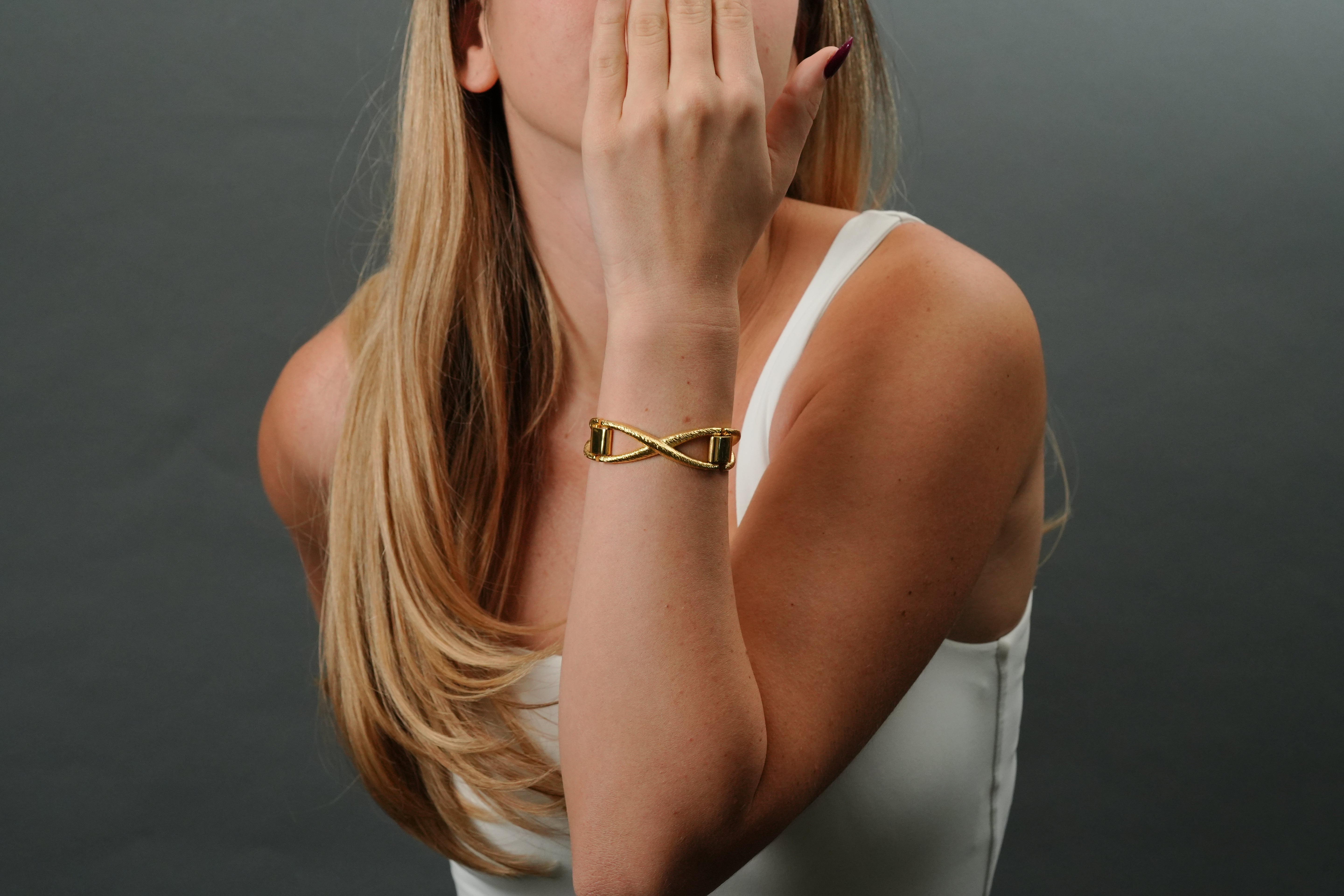 Bracelet à gros maillons en X