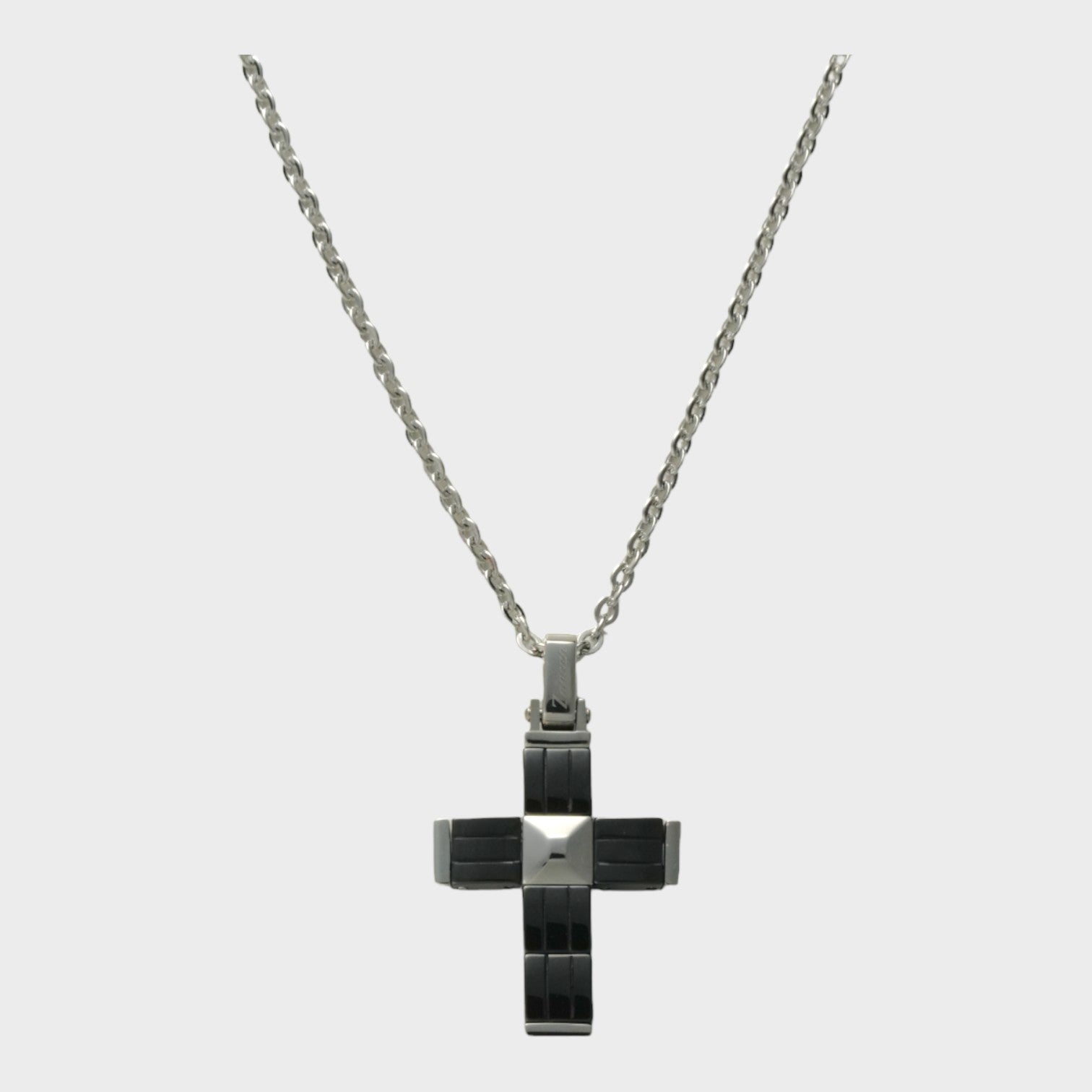 Chaîne croix en pierre noire