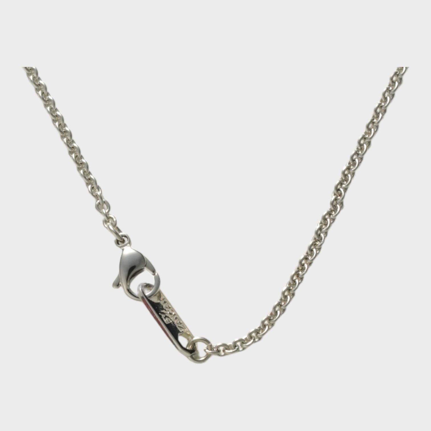 Chaîne en croix à motif C