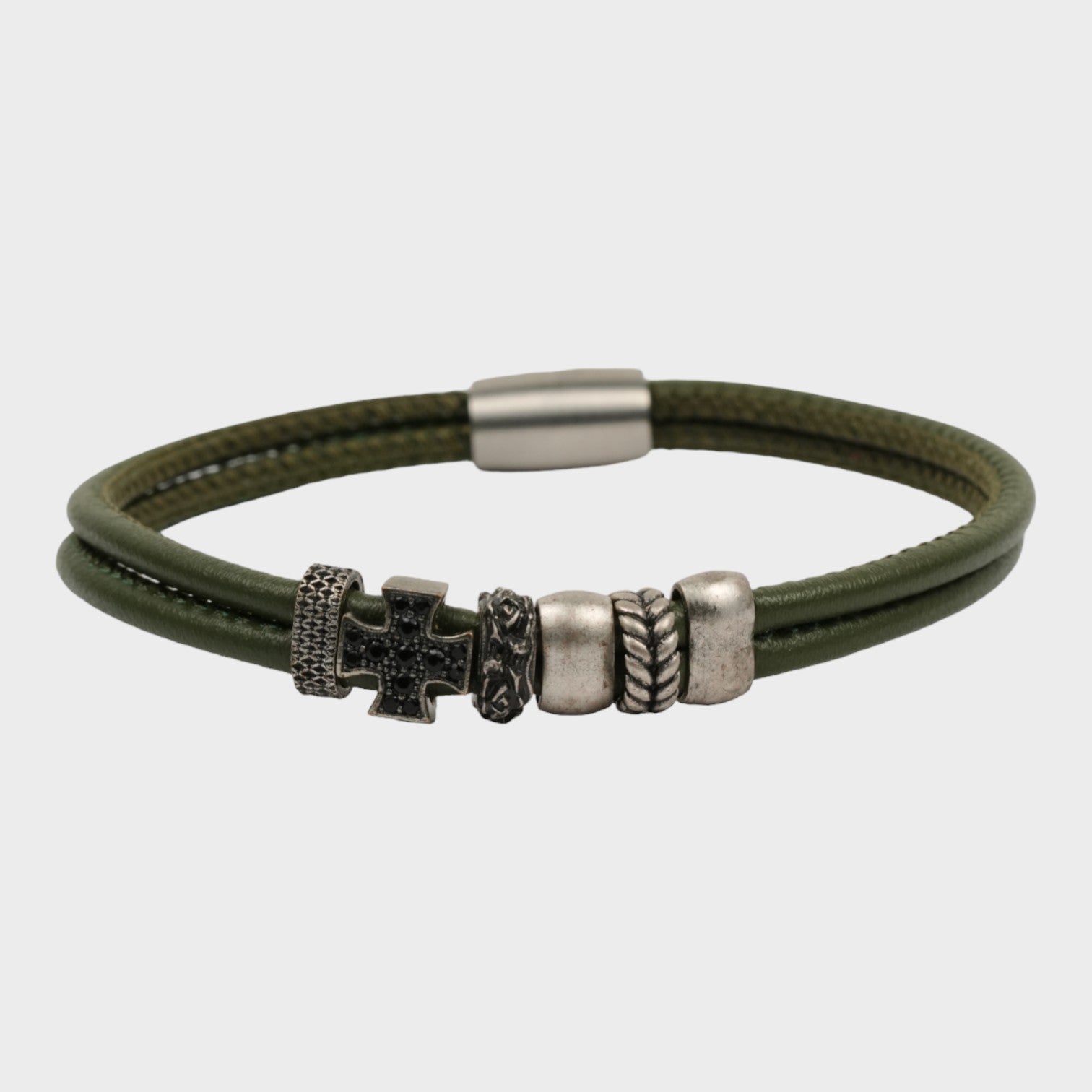 Bracelet court en cuir avec croix